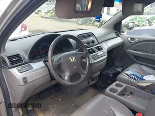 2008 Honda Odyssey EX-L with VIN 5FNRL38688B102734, listed as a IAAI auction lot 39963093 with 184,775 mi miles. Bid and sale history available at carsss.com. Image 5.