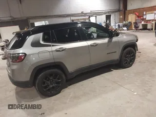 2022 Jeep Compass Latitude с VIN 3C4NJDBB6NT197114, выставлен на аукционе IAAI как лот 41052368 с пробегом 87 354 миль миль и . История ставок и продаж доступна на DreamBid. Изображение 4.