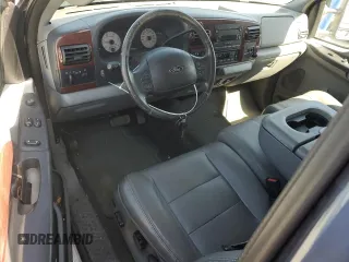 2006 Ford F-250 XL z VIN 1FTSX21P26EB66849, wystawiony jako Copart lot #47674665 z przebiegiem 135 771 mil mil oraz Szkoda całkowita • Salvage title. Historia ofert i sprzedaży dostępna na DreamBid. Obrazek 8.