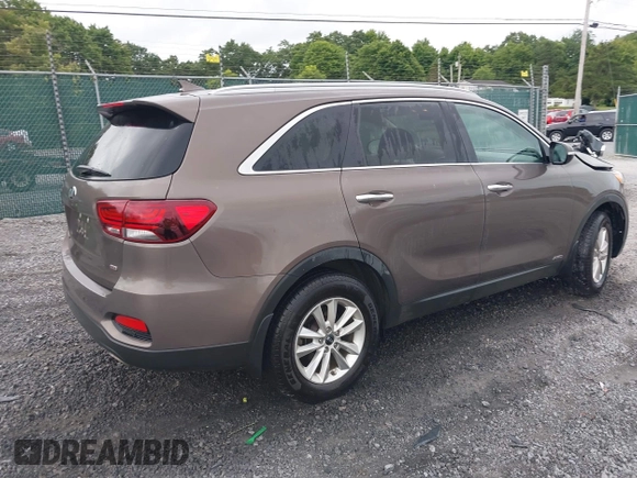 2019 Kia Sorento LX with VIN 5XYPGDA32KG429289, listed as a IAAI auction lot 40030977 with 53,579 mi miles. Bid and sale history available at carsss.com. Image 4.