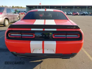 2021 Dodge Challenger R/T Scat Pack z VIN 2C3CDZFJ9MH637240, wystawiony jako IAAI lot #41411595 z przebiegiem 13 175 mil mil oraz . Historia ofert i sprzedaży dostępna na DreamBid. Obrazek 17.