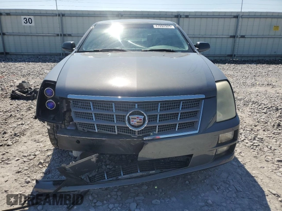 2008 Cadillac STS RWD z VIN 1G6DZ67A280200465, wystawiony jako Copart lot #47092925 z przebiegiem 168 588 mil mil oraz Szkoda całkowita • Salvage title. Historia ofert i sprzedaży dostępna na DreamBid. Obrazek 5.