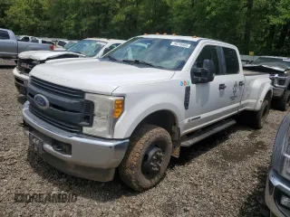 2017 Ford F-350 Lariat z VIN 1FT8W3DT7HEE94962, wystawiony jako Copart lot #54735465 z przebiegiem 293 552 mil mil oraz Czysty tytuł • Clean title. Historia ofert i sprzedaży dostępna na DreamBid. Obrazek 1.