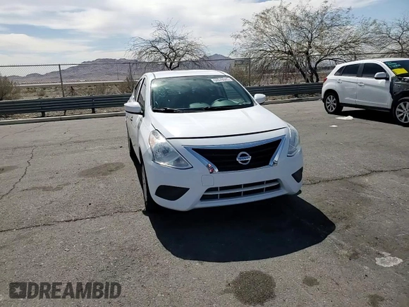 2016 Nissan Versa S z VIN 3N1CN7AP4GL884530, wystawiony jako Copart lot #50576085 z przebiegiem 79 627 mil mil oraz Szkoda całkowita • Salvage title. Historia ofert i sprzedaży dostępna na DreamBid. Obrazek 11.