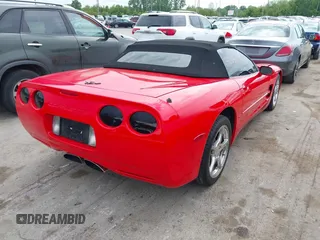 2004 Chevrolet Corvette z VIN 1G1YY32G145105168, wystawiony jako IAAI lot #42390079 z przebiegiem 44 073 mil mil oraz . Historia ofert i sprzedaży dostępna na DreamBid. Obrazek 4.