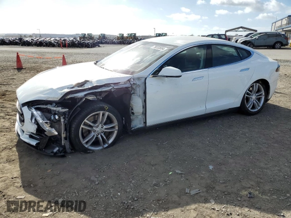 2013 Tesla Model S z VIN 5YJSA1CN1DFP11636, wystawiony jako Copart lot #78333554 z przebiegiem 101 625 mil mil oraz Szkoda całkowita • Salvage title. Historia ofert i sprzedaży dostępna na DreamBid. Obrazek 1.
