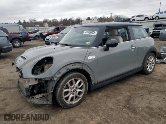 2016 MINI Hardtop S with VIN WMWXP7C55G3B92633, listed as a Copart auction lot 47946985 with 112,104 mi miles and Salvage title. Bid and sale history available at DreamBid. Image 1.