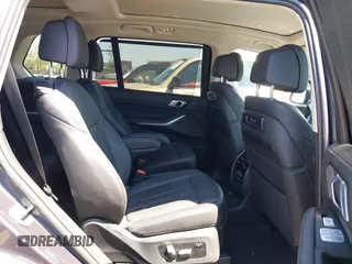 2020 BMW X7 xDrive40i z VIN 5UXCW2C07L9A00078, wystawiony jako IAAI lot #41999850 z przebiegiem 59 711 mil mil oraz . Historia ofert i sprzedaży dostępna na DreamBid. Obrazek 8.