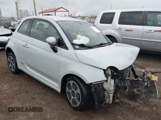 2017 FIAT 500e with VIN 3C3CFFGE1HT550018, listed as a IAAI auction lot 40730795 with 1 mi miles. Bid and sale history available at carsss.com. Image 1.