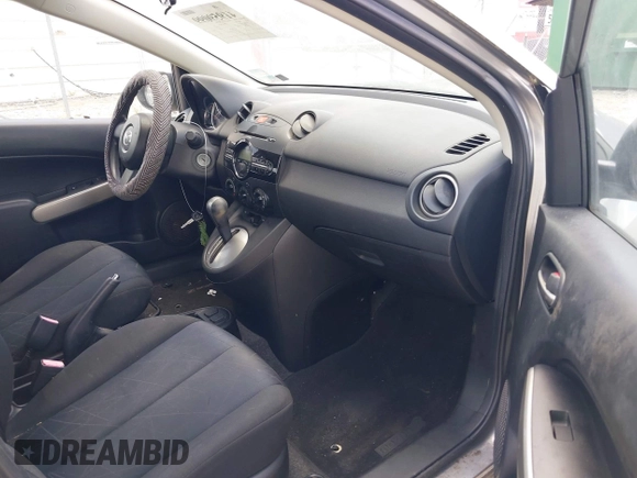 2011 Mazda 2 Sport z VIN JM1DE1HY0B0104123, wystawiony jako IAAI lot #41959099 z przebiegiem 128 918 mil mil oraz . Historia ofert i sprzedaży dostępna na DreamBid. Obrazek 5.
