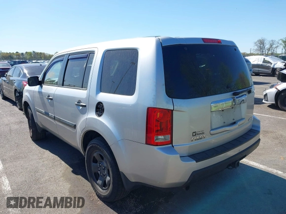 2011 Honda Pilot LX with VIN 5FNYF4H26BB100266, listed as a IAAI auction lot 42111030 with 262,955 mi miles. Bid and sale history available at carsss.com. Image 3.