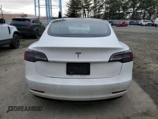 2022 Tesla Model 3 z VIN 5YJ3E1EA5NF324625, wystawiony jako Copart lot #46974745 z przebiegiem 106 617 mil mil oraz Szkoda całkowita • Salvage title. Historia ofert i sprzedaży dostępna na DreamBid. Obrazek 6.