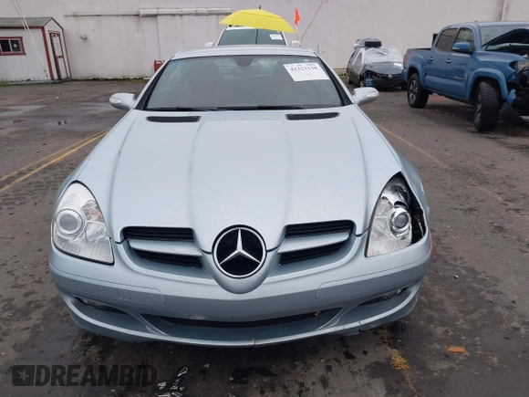 2005 Mercedes-Benz SLK 230/320 z VIN WDBWK56FX5F040781, wystawiony jako IAAI lot #41321130 z przebiegiem 100 319 mil mil oraz . Historia ofert i sprzedaży dostępna na DreamBid. Obrazek 12.