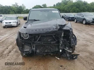 2024 Land Rover Defender S z VIN SALEJFFU2R2275850, wystawiony jako Copart lot #56134235 z przebiegiem 22 108 mil mil oraz Szkoda całkowita • Salvage title. Historia ofert i sprzedaży dostępna na DreamBid. Obrazek 5.