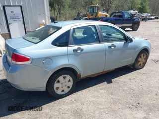 2008 Ford Focus S with VIN 1FAHP34N48W255674, listed as a IAAI auction lot 42137253 with 86,489 mi miles. Bid and sale history available at carsss.com. Image 4.