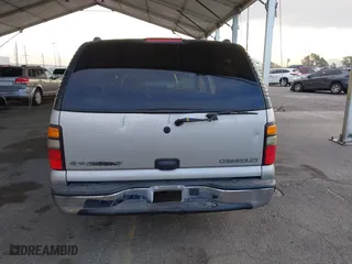 2004 Chevrolet Suburban LT with VIN 3GNEC16T04G210725, listed as a IAAI auction lot 41191477 with 1 mi miles. Bid and sale history available at carsss.com. Image 13.
