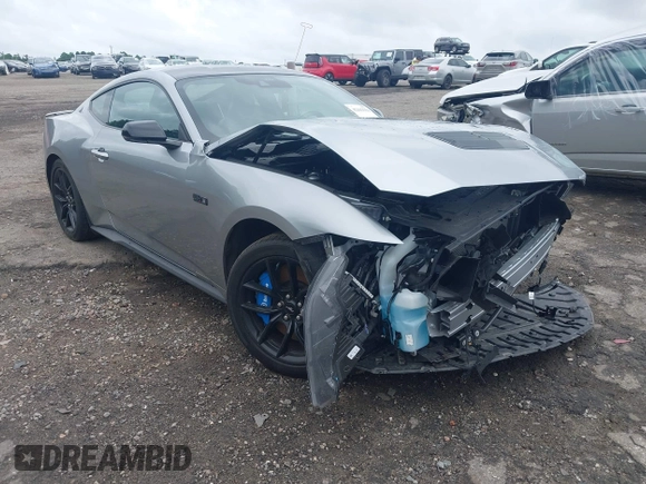 2024 Ford Mustang GT z VIN 1FA6P8CF2R5411281, wystawiony jako IAAI lot #42443350 z przebiegiem 16 946 mil mil oraz . Historia ofert i sprzedaży dostępna na DreamBid. Obrazek 1.
