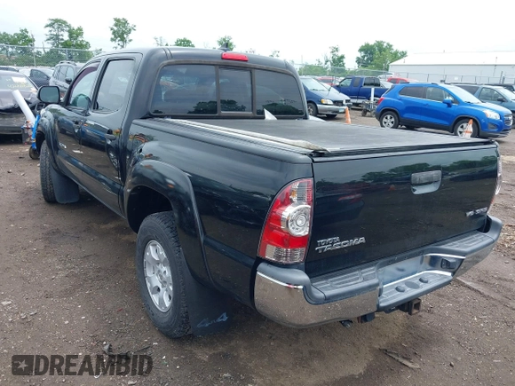 2015 Toyota Tacoma z VIN 3TMLU4EN1FM203143, wystawiony jako IAAI lot #42445912 z przebiegiem 57 444 mil mil oraz . Historia ofert i sprzedaży dostępna na DreamBid. Obrazek 3.