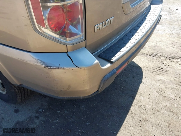 2006 Honda Pilot EX with VIN 2HKYF18446H516081, listed as a IAAI auction lot 41860876 with 274,818 mi miles. Bid and sale history available at carsss.com. Image 14.