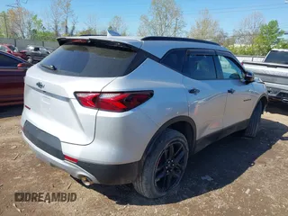 2021 Chevrolet Blazer LT z VIN 3GNKBCRS6MS515096, wystawiony jako IAAI lot #42103712 z przebiegiem 43 514 mil mil oraz . Historia ofert i sprzedaży dostępna na DreamBid. Obrazek 4.