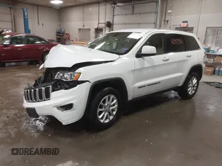 2022 Jeep Grand Cherokee WK Laredo E with VIN 1C4RJFAG7NC175466, listed as a IAAI auction lot 41597555 with 47,879 mi miles. Bid and sale history available at carsss.com. Image 2.