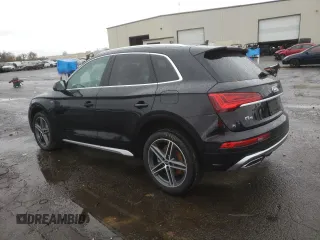 2021 Audi Q5 Premium Plus with VIN WA1E2AFY9M2039628, listed as a Copart auction lot 68333322 with 21,839 mi miles. Bid and sale history available at carsss.com. Image 2.
