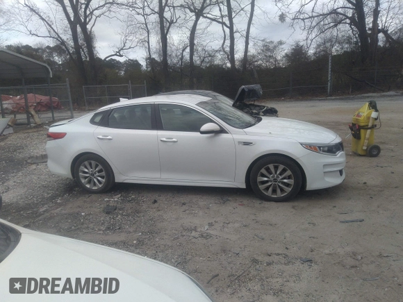 2018 Kia Optima LX with VIN 5XXGT4L38JG272718, listed as a IAAI auction lot 41716428 with 62,000 mi miles. Bid and sale history available at carsss.com. Image 14.