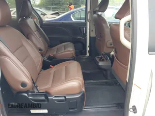 2015 Toyota Sienna XLE with VIN 5TDYK3DC3FS529256, listed as a IAAI auction lot 42172570 with 163,725 mi miles and . Bid and sale history available at carsss.com. Image 8.