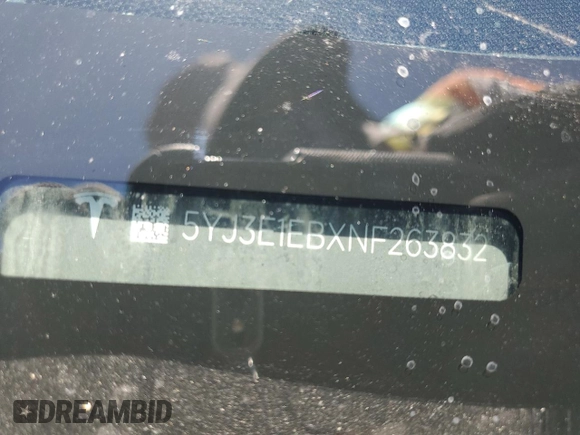 2022 Tesla Model 3 Long Range z VIN 5YJ3E1EBXNF263832, wystawiony jako Copart lot #57177445 z przebiegiem Nie podano mil oraz Szkoda całkowita • Salvage title. Historia ofert i sprzedaży dostępna na DreamBid. Obrazek 12.