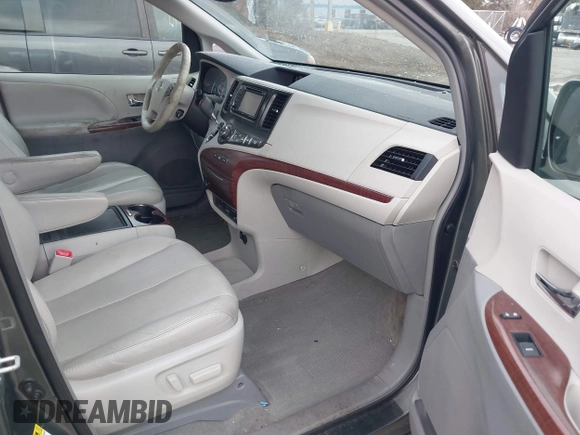 2013 Toyota Sienna XLE AAS с VIN 5TDYK3DC8DS375852, выставлен на аукционе IAAI как лот 41519437 с пробегом 91 828 миль миль и . История ставок и продаж доступна на DreamBid. Изображение 5.