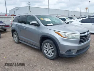 2016 Toyota Highlander LE z VIN 5TDZARFH8GS021479, wystawiony jako IAAI lot #42471062 z przebiegiem 173 613 mil mil oraz . Historia ofert i sprzedaży dostępna na DreamBid. Obrazek 1.