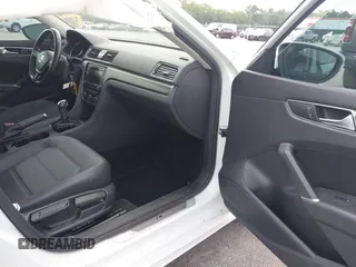 2018 Volkswagen Passat S z VIN 1VWAA7A39JC016259, wystawiony jako IAAI lot #42382550 z przebiegiem 89 143 mil mil oraz . Historia ofert i sprzedaży dostępna na DreamBid. Obrazek 5.