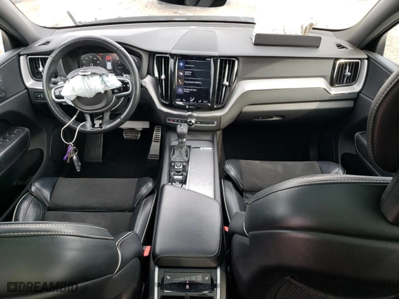 2018 Volvo XC60 R-Design with VIN YV4A22RM0J1074723, listed as a Copart auction lot 68905033 with 75,713 mi miles. Bid and sale history available at carsss.com. Image 8.