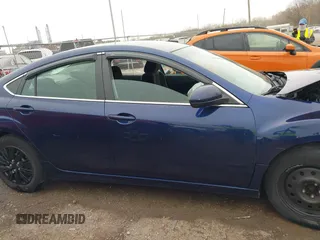 2010 Mazda 6 i Sport z VIN 1YVHZ8BH7A5M52522, wystawiony jako IAAI lot #41902643 z przebiegiem 112 850 mil mil oraz . Historia ofert i sprzedaży dostępna na DreamBid. Obrazek 13.