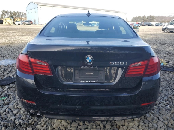 2012 BMW 5 Series 528i xDrive with VIN WBAXH5C59CDW06693, listed as a Copart auction lot 43845585 with 88,350 mi miles and Salvage Title. Bid and sale history available at carsss.com. Image 6.