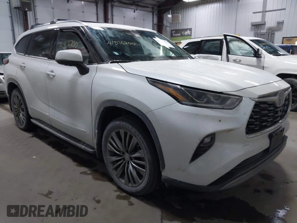 2022 Toyota Highlander Platinum z VIN 5TDFZRBH5NS203414, wystawiony jako IAAI lot #41376200 z przebiegiem 40 876 mil mil oraz . Historia ofert i sprzedaży dostępna na DreamBid. Obrazek 1.