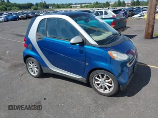 2009 Smart fortwo Pure с VIN WMEEJ31X19K243304, выставлен на аукционе IAAI как лот 42860139 с пробегом 119 617 миль миль и . История ставок и продаж доступна на DreamBid. Изображение 1.