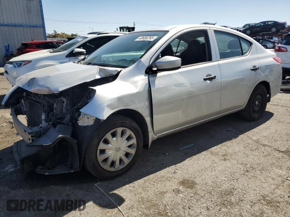 2016 Nissan Versa S z VIN 3N1CN7AP7GL905886, wystawiony jako Copart lot #48686295 z przebiegiem 142 507 mil mil oraz Szkoda całkowita • Salvage title. Historia ofert i sprzedaży dostępna na DreamBid. Obrazek 1.