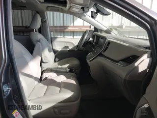 2019 Toyota Sienna XLE Auto Access Seat with VIN 5TDYZ3DC1KS986993, listed as a IAAI auction lot 40575042 with 73,581 mi miles. Bid and sale history available at carsss.com. Image 5.