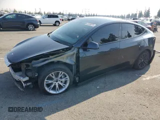 2024 Tesla Model Y Long Range with VIN 7SAYGAEE0RF018427, listed as a Copart auction lot 42455075 with 13,347 mi miles and Salvage Title. Bid and sale history available at DreamBid. Image 1.