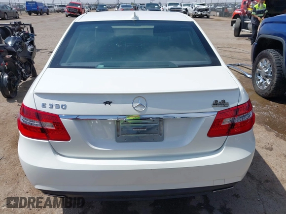 2013 Mercedes-Benz E 350 Luxury z VIN WDDHF5KB3DA737096, wystawiony jako IAAI lot #42378436 z przebiegiem 108 392 mil mil oraz . Historia ofert i sprzedaży dostępna na DreamBid. Obrazek 16.