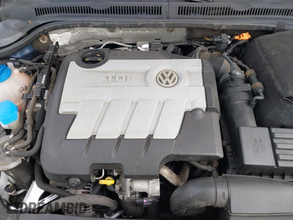 2014 Volkswagen Jetta TDI w/Premium/Nav z VIN 3VWLL7AJ8EM266890, wystawiony jako IAAI lot #42473906 z przebiegiem 146 306 mil mil oraz . Historia ofert i sprzedaży dostępna na DreamBid. Obrazek 10.
