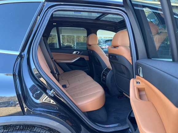 2019 BMW X5 xDrive40i with VIN 5UXCR6C54KLL40314, listed as a IAAI auction lot 41451852 with 94,178 mi miles. Bid and sale history available at carsss.com. Image 8.