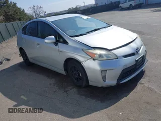 2015 Toyota Prius Four z VIN JTDKN3DU8F0484985, wystawiony jako IAAI lot #41871416 z przebiegiem 330 021 mil mil oraz . Historia ofert i sprzedaży dostępna na DreamBid. Obrazek 1.