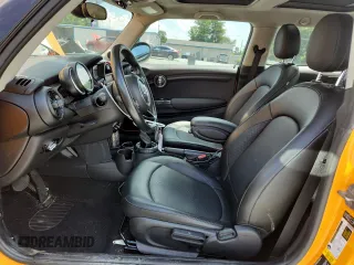 2015 MINI Hardtop z VIN WMWXM5C50F3A57281, wystawiony jako Copart lot #64920085 z przebiegiem 125 537 mil mil oraz Szkoda całkowita • Salvage title. Historia ofert i sprzedaży dostępna na DreamBid. Obrazek 7.