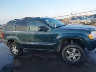 2005 Jeep Grand Cherokee Limited with VIN 1J4HR58285C504484, listed as a IAAI auction lot 41902009 with 204,977 mi miles. Bid and sale history available at carsss.com. Image 13.