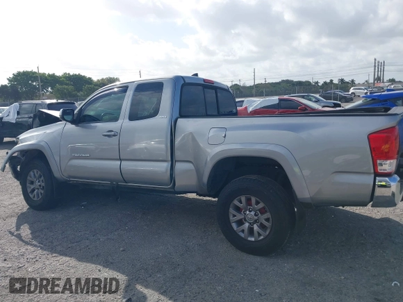 2017 Toyota Tacoma SR5 z VIN 5TFRZ5CN1HX042942, wystawiony jako IAAI lot #41719279 z przebiegiem 82 108 mil mil oraz . Historia ofert i sprzedaży dostępna na DreamBid. Obrazek 14.