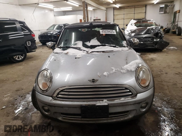 2010 MINI Convertible with VIN WMWMR3C55ATU98337, listed as a Copart auction lot 45039425 with Not Provided miles and Clean Title. Bid and sale history available at DreamBid. Image 5.