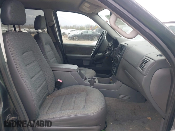 2003 Ford Explorer XLS z VIN 1FMZU62K73UC55170, wystawiony jako IAAI lot #42028162 z przebiegiem 242 474 mil mil oraz . Historia ofert i sprzedaży dostępna na DreamBid. Obrazek 5.