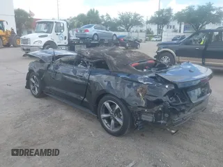 2017 Ford Mustang EcoBoost Premium z VIN 1FATP8UH5H5308096, wystawiony jako IAAI lot #42617286 z przebiegiem Nie podano mil oraz . Historia ofert i sprzedaży dostępna na DreamBid. Obrazek 3.
